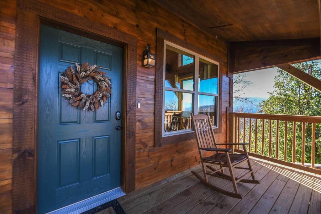 Walnut Ridge Cabin. Sleeps 7-11! Hot Tub, Pool Table, Minutes To Downtown Gatlinburg! Luaran gambar